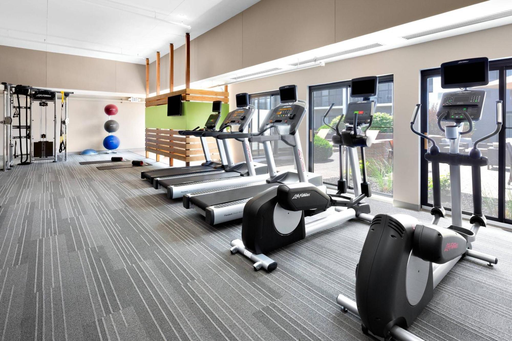 Courtyard By Marriott Pittsburgh Airport Ξενοδοχείο Coraopolis Εξωτερικό φωτογραφία