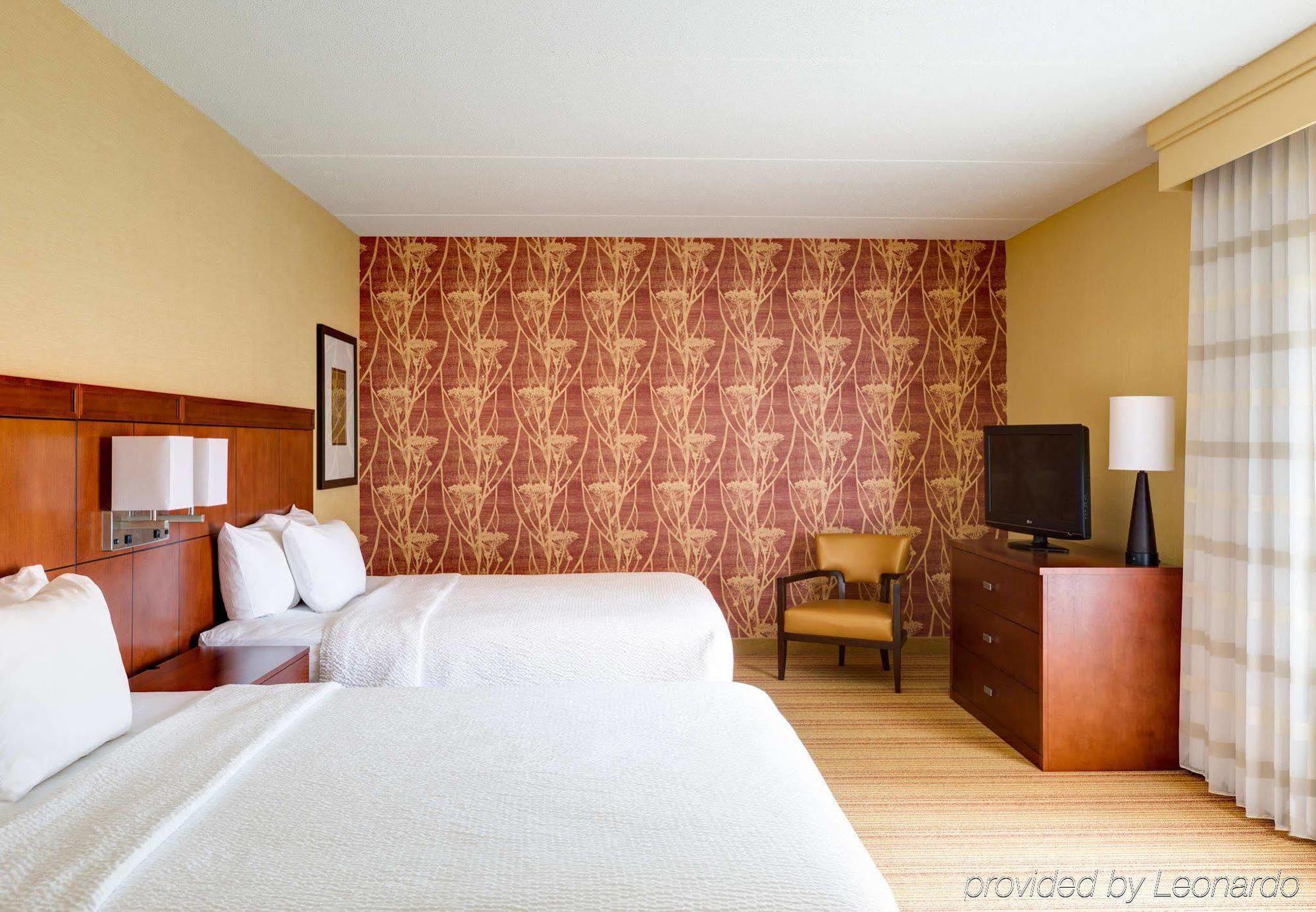 Courtyard By Marriott Pittsburgh Airport Ξενοδοχείο Coraopolis Εξωτερικό φωτογραφία