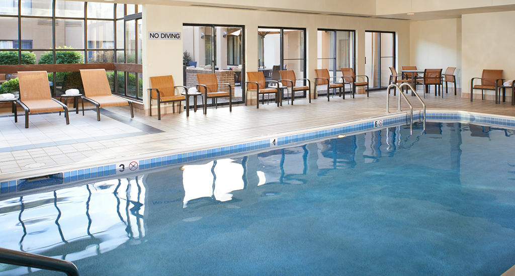 Courtyard By Marriott Pittsburgh Airport Ξενοδοχείο Coraopolis Εξωτερικό φωτογραφία