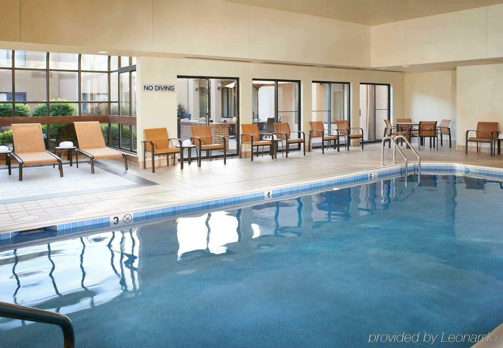 Courtyard By Marriott Pittsburgh Airport Ξενοδοχείο Coraopolis Εξωτερικό φωτογραφία